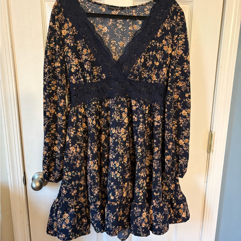 SHEIN Navy Floral Dress with Lace Detail